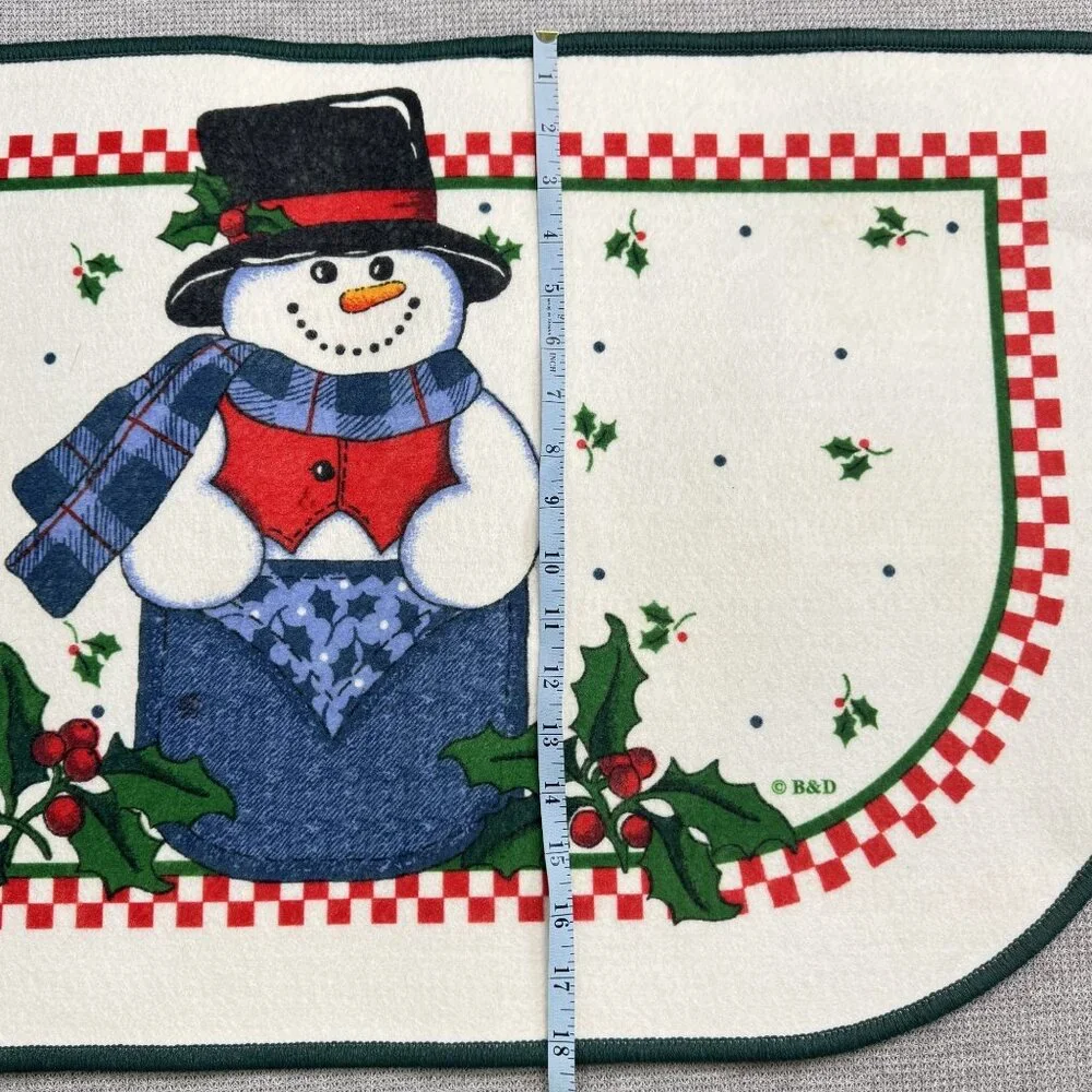 Snowman Holly Half-Round Rug 30